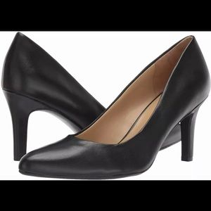 NEW NATURALIZER EVIE NAVY 8.5 M